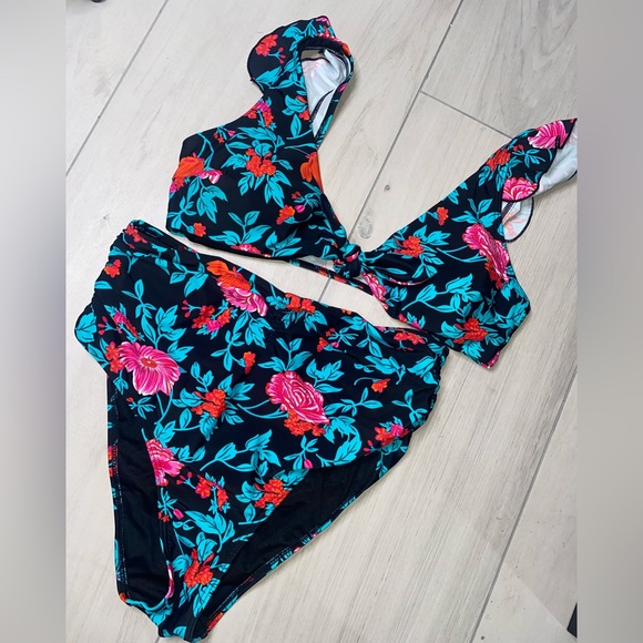 COCOSHIP Floral Bikini - Black and Red - Picture 1 of 10